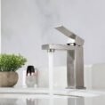 brushed-nickel-maincraft-single-hole-bathroom-faucets-hhk4f511bn-e1_1000