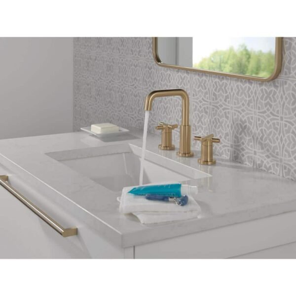 champagne-bronze-delta-widespread-bathroom-faucets-35894lf-cz-e1_1000