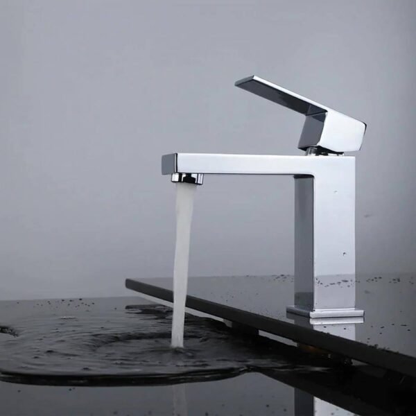 chrome-maincraft-single-hole-bathroom-faucets-hhk4f511-e1_1000