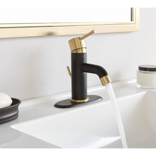 matte-gold-and-matte-black-glacier-bay-single-hole-bathroom-faucets-hd67732w-6a9006-e1_1000