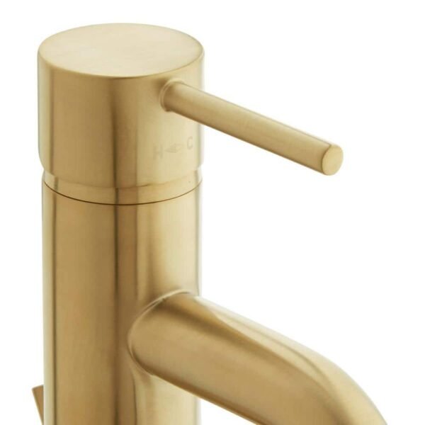 matte-gold-glacier-bay-single-hole-bathroom-faucets-hd67732w-6a4405-40_1000