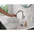 stainless-delta-single-hole-bathroom-faucets-559har-sspd-dst-e1_1000