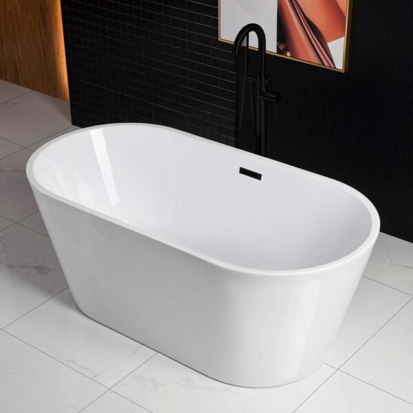 white-with-matte-black-trim-woodbridge-freestanding-tubs-hbt5775-e1_1000
