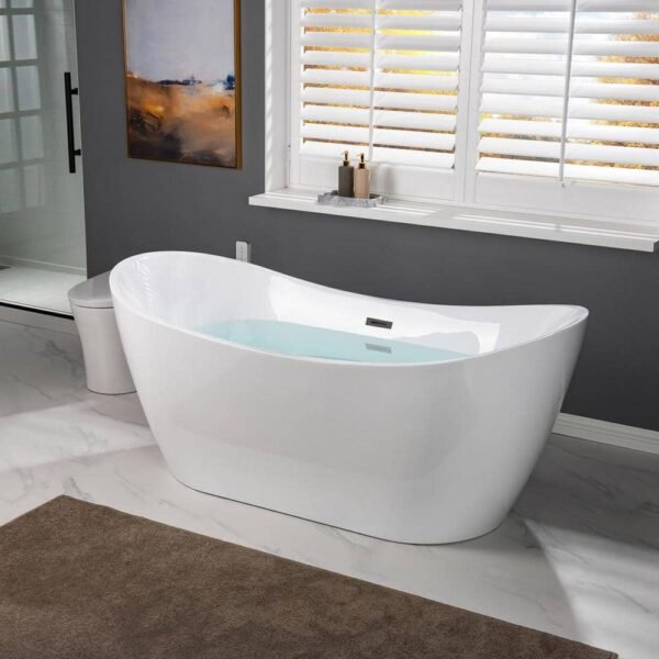 white-with-matte-black-woodbridge-freestanding-tubs-hbt7271-e1_1000